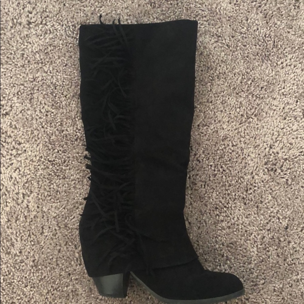 Fringe boots